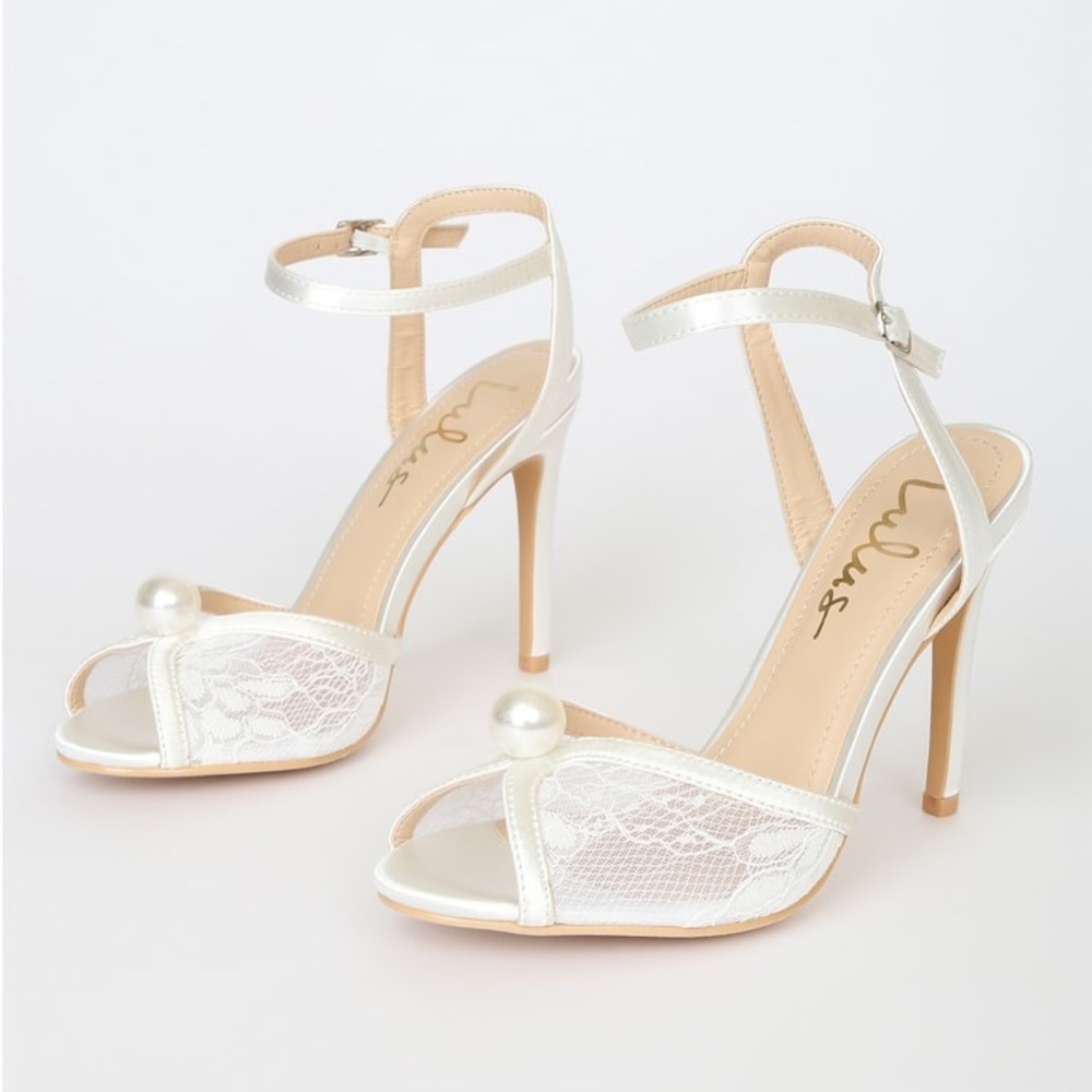 NEW Lulu’s Pearl Lace Satin Heels (NEVER WORN)
